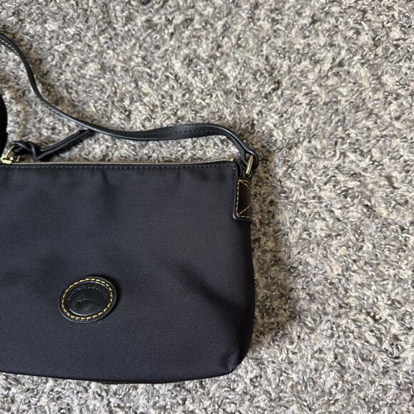 Dooney & Bourke Nylon Crossbody Pouchette Black Excellent preowned Condition - Picture 2 of 11